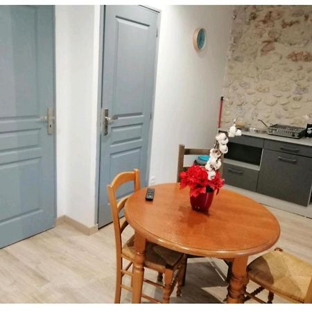 Le Studio Apartment Сан-Жан-ан-Ройан Екстериор снимка