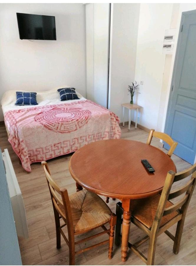 Le Studio Apartment Сан-Жан-ан-Ройан Екстериор снимка