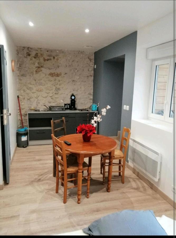 Le Studio Apartment Сан-Жан-ан-Ройан Екстериор снимка